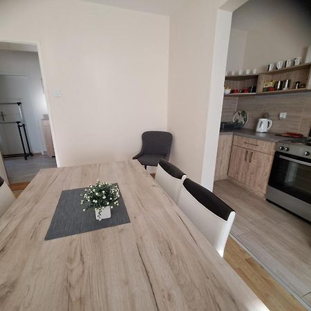 Haus Apartman Zajecar M&L Pokoj fotografie